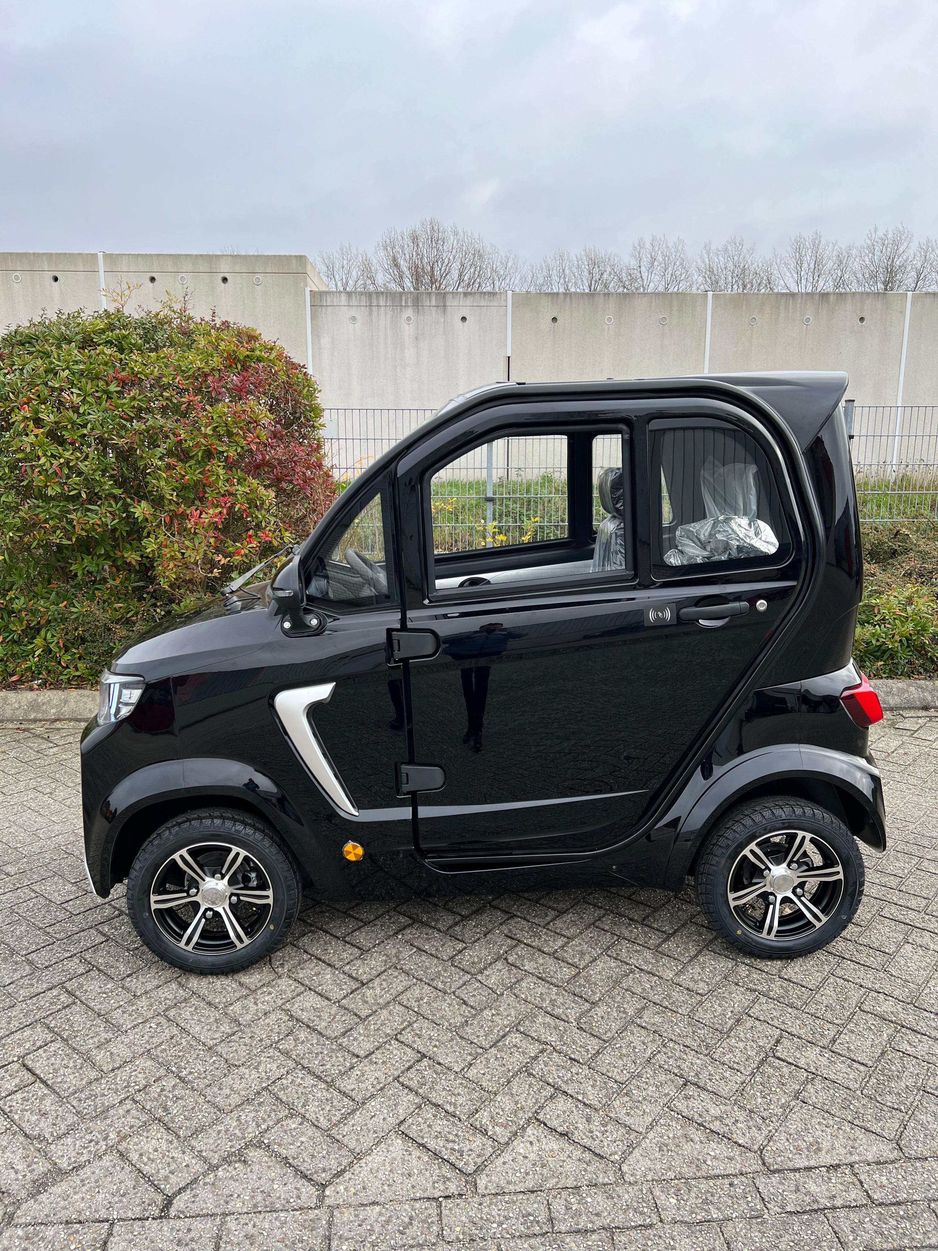 TTZ Electric invalidenvoertuig 2.0 – Zwart