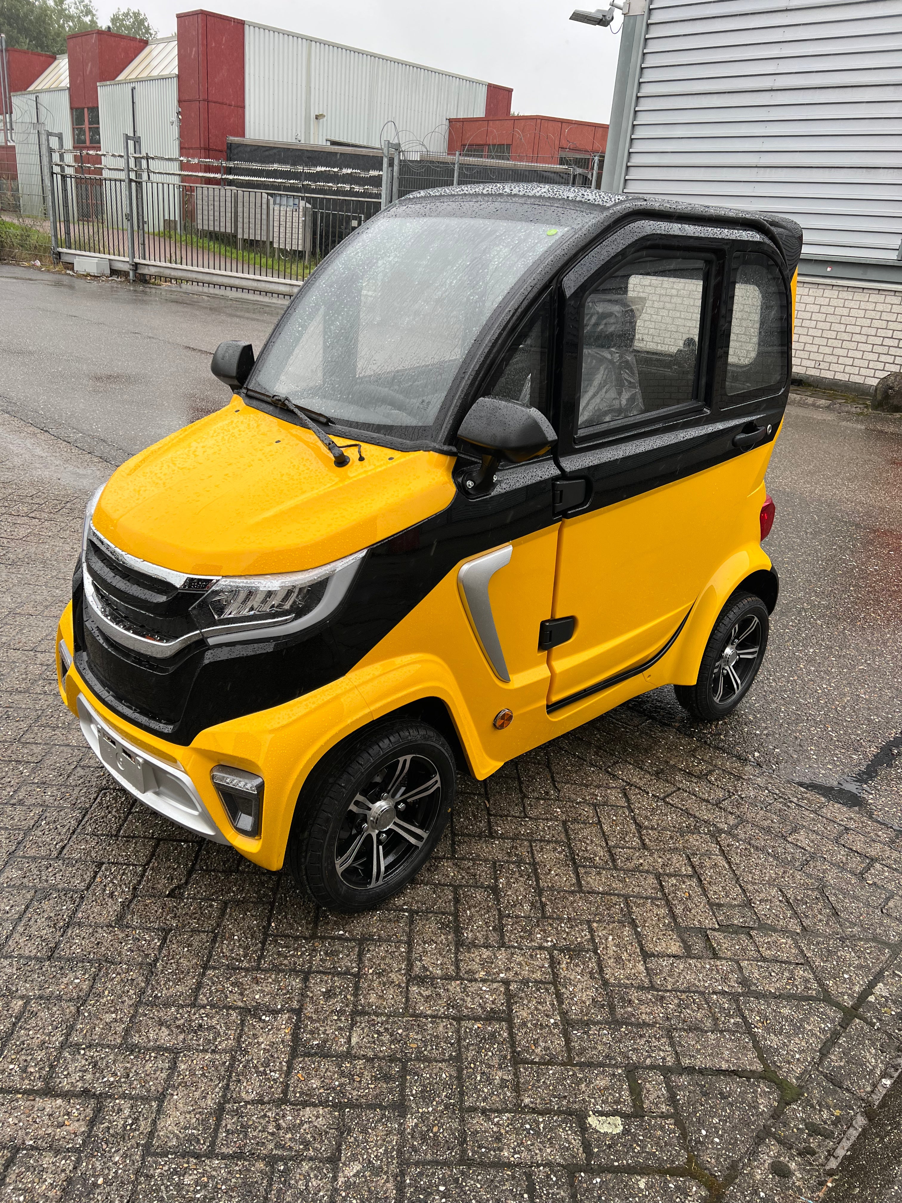 TTZ Electric invalidenvoertuig 1.0 – Geel