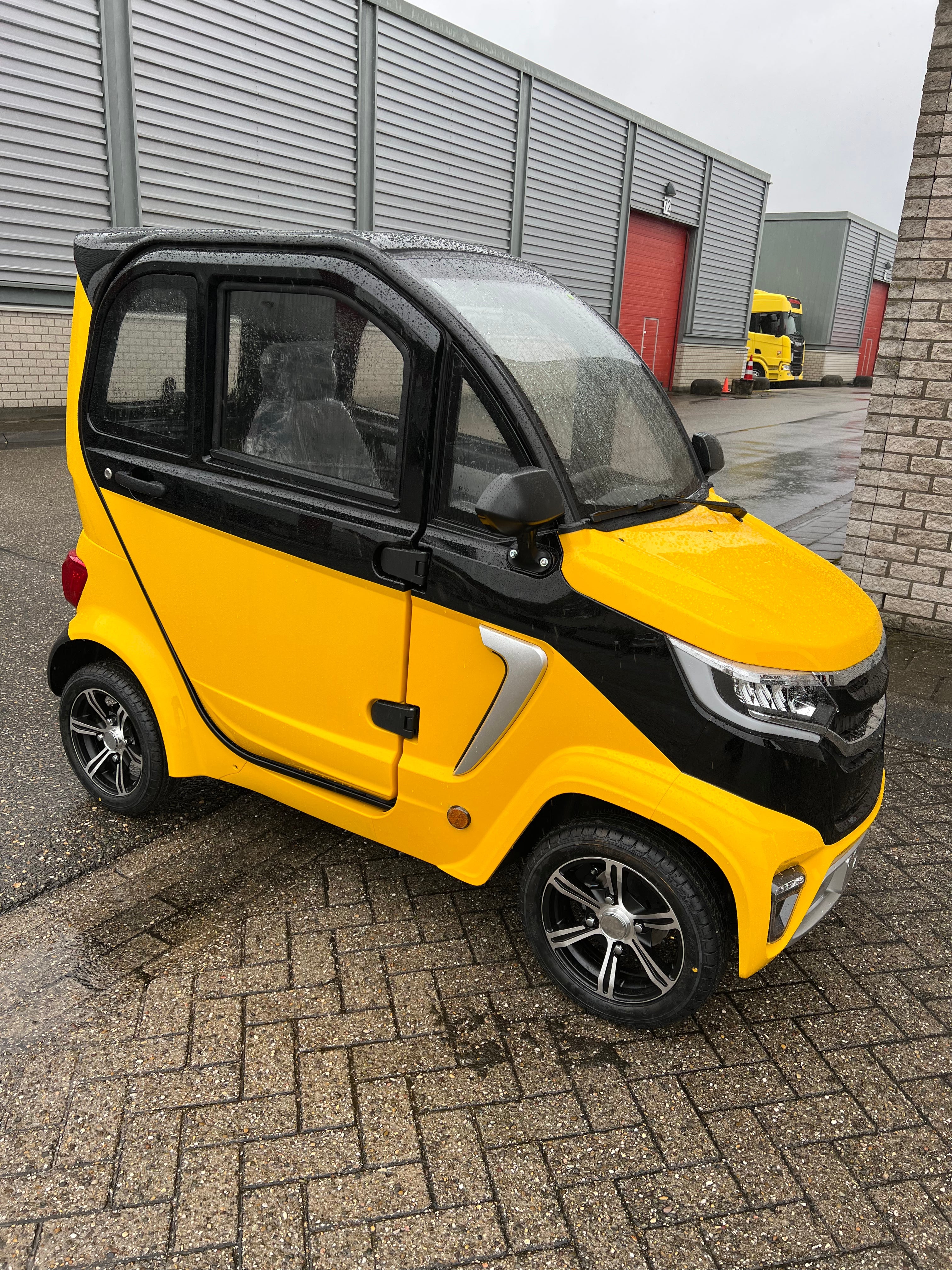 TTZ Electric invalidenvoertuig 1.0 – Geel
